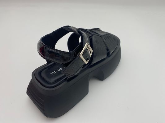 หญิงฤดูร้อนรองเท้ารองเท้าดําหนากับกระดุมโลหะ